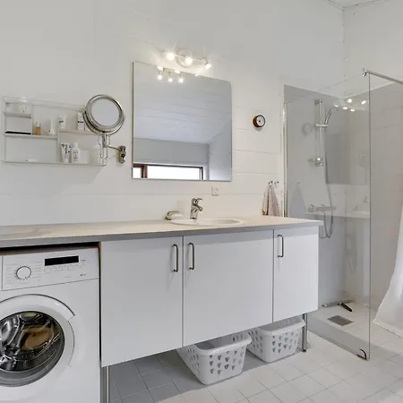 Aino - 1km From The Sea By Interhome *